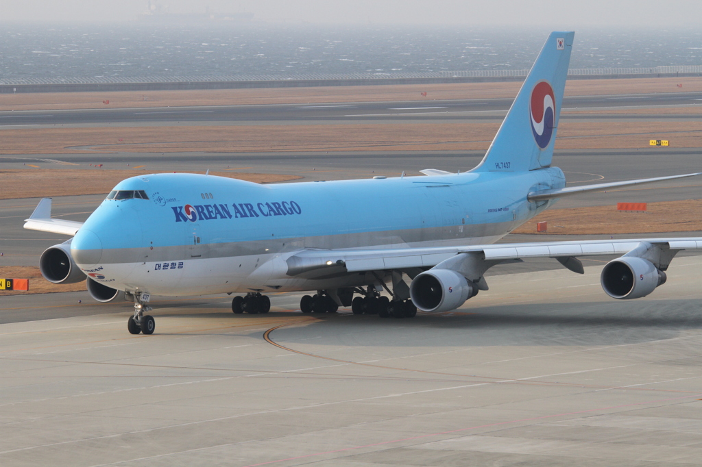 Korean Air Cargo B747-400F-Taxing-