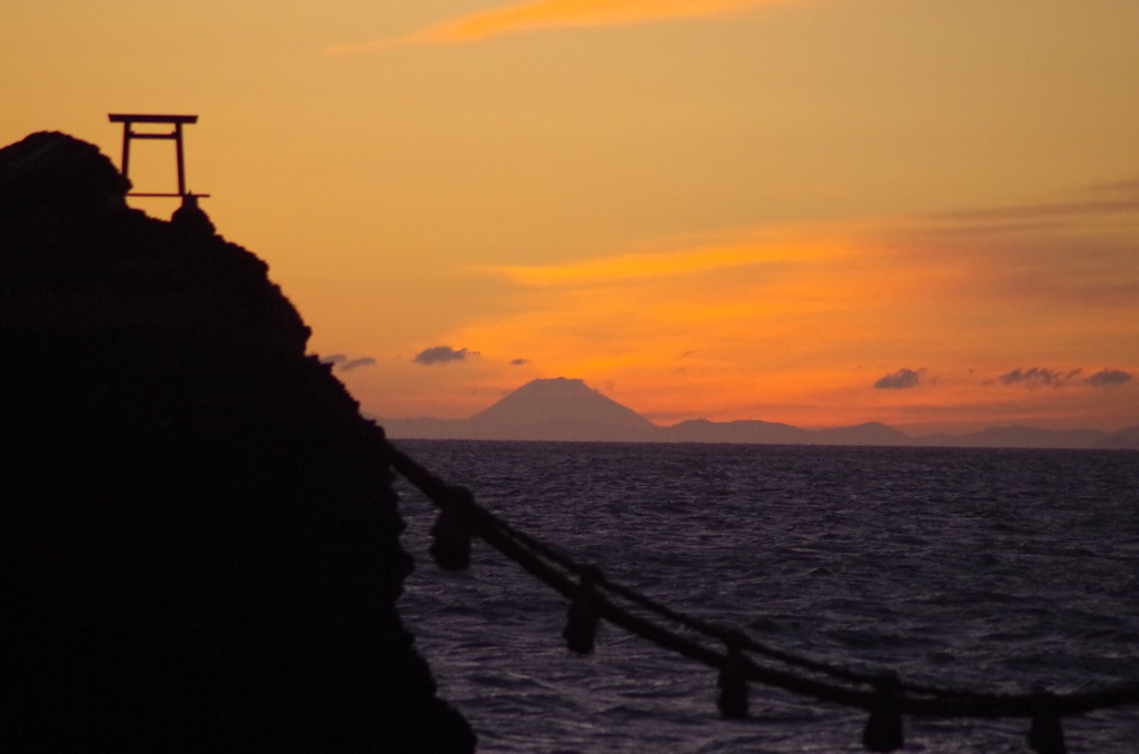 夫婦岩からの富士山