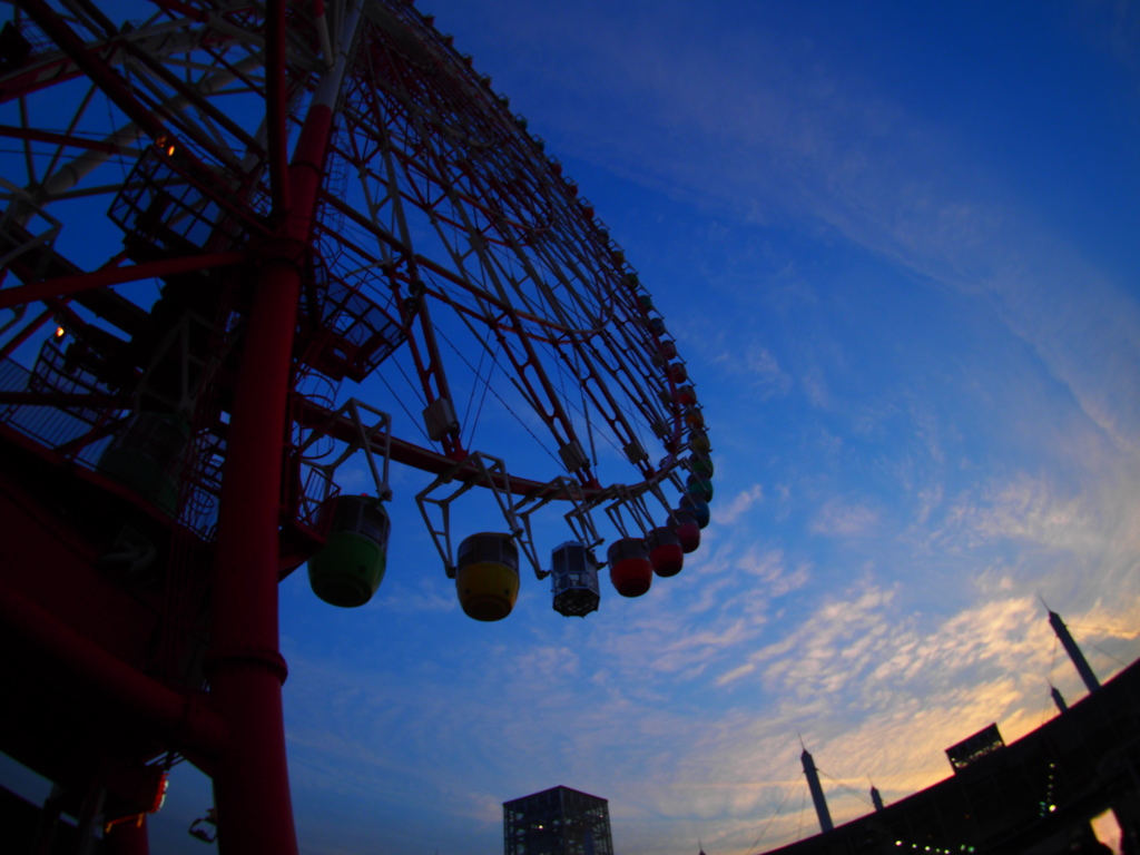 夕空と観覧車