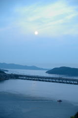 日の出前の瀬戸大橋