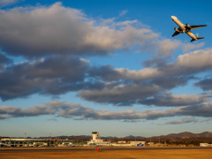 飛行機のある風景