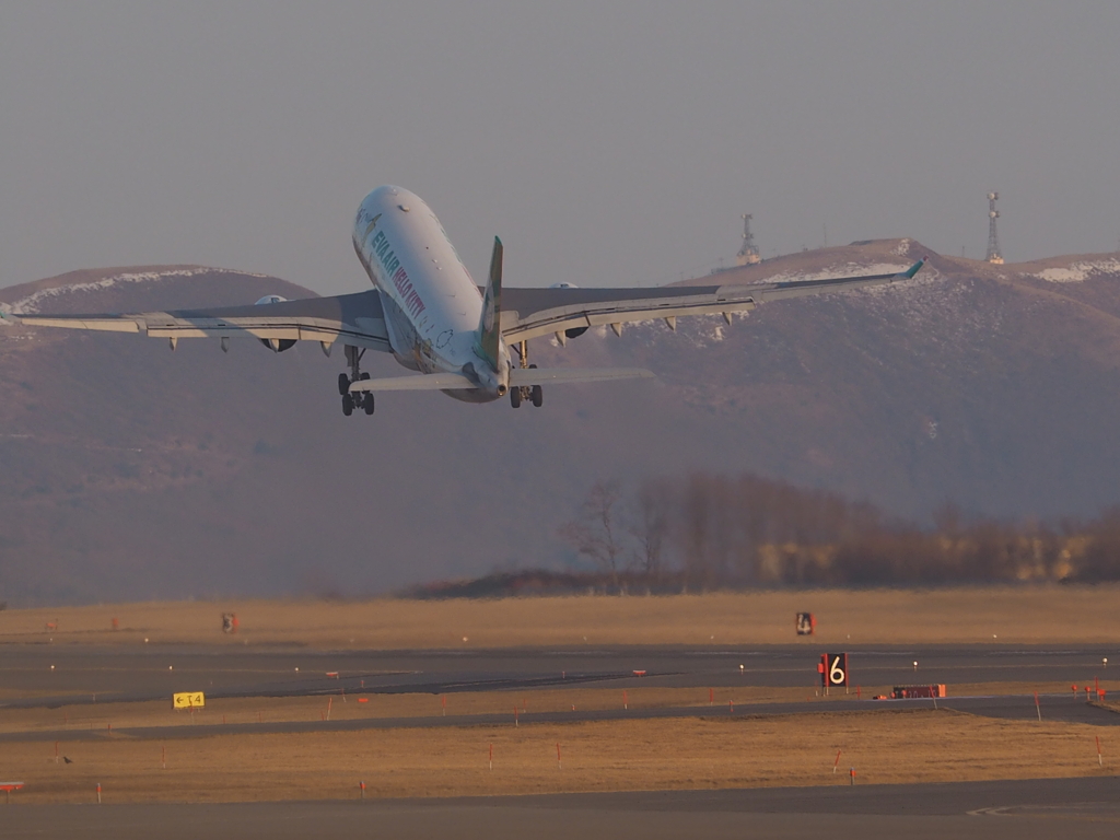 空へ！
