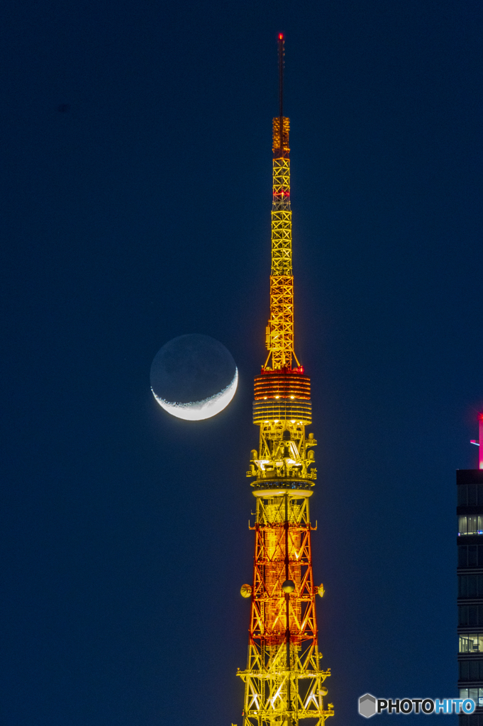 沈む三日月