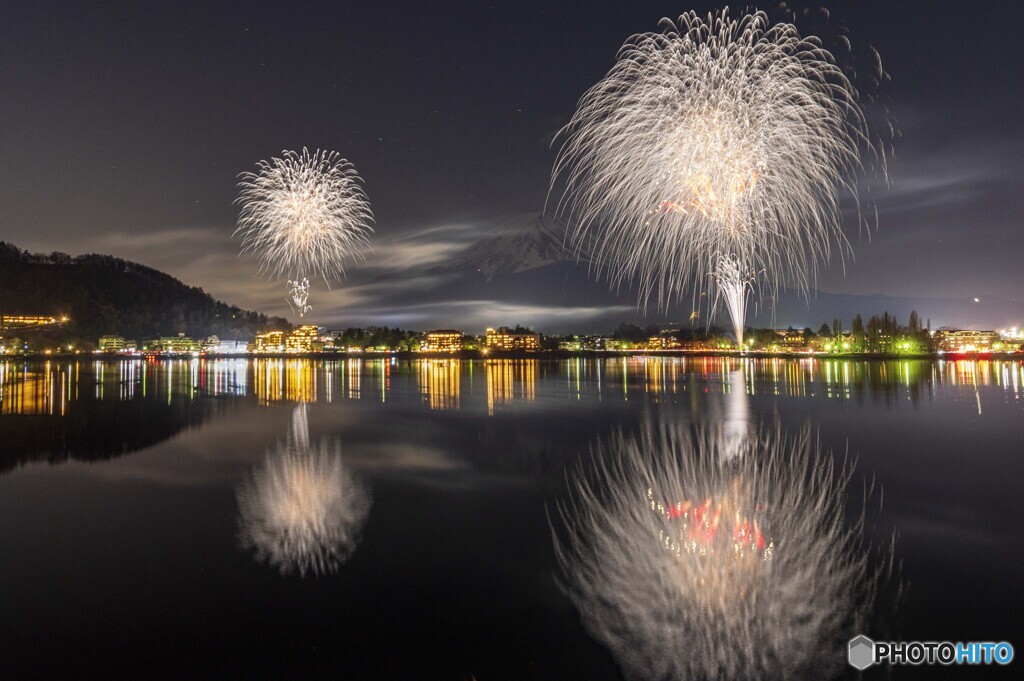 河口湖冬花火