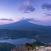 夜明けの湖