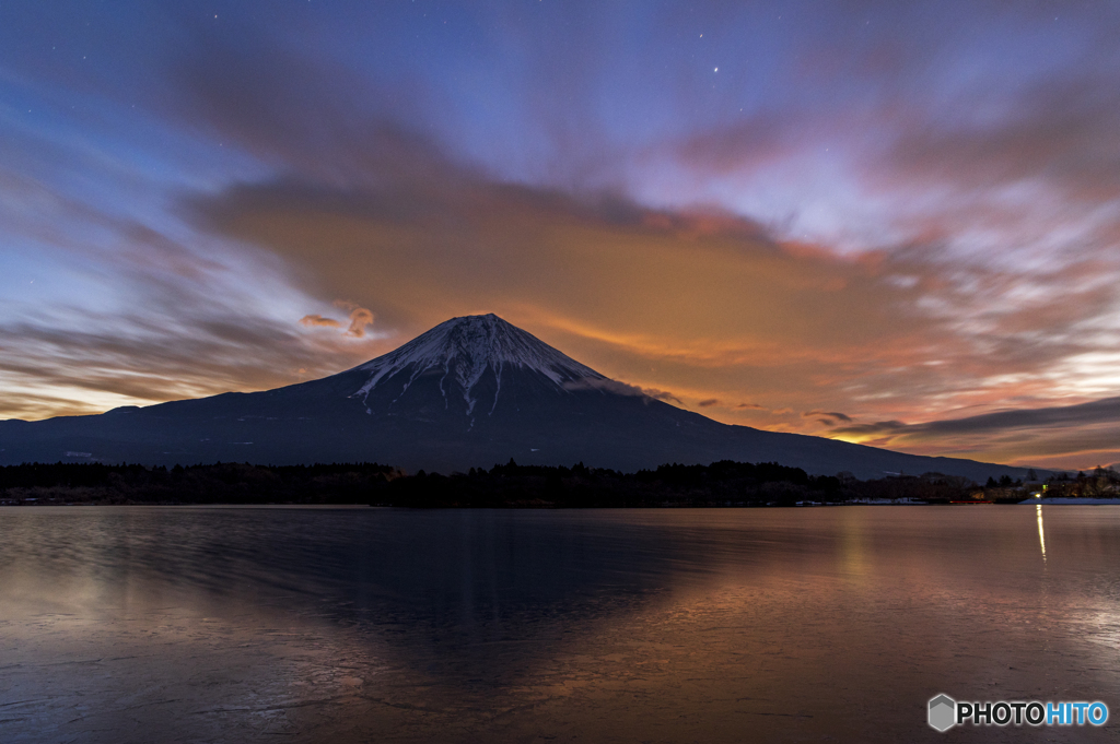 夜明けの雲