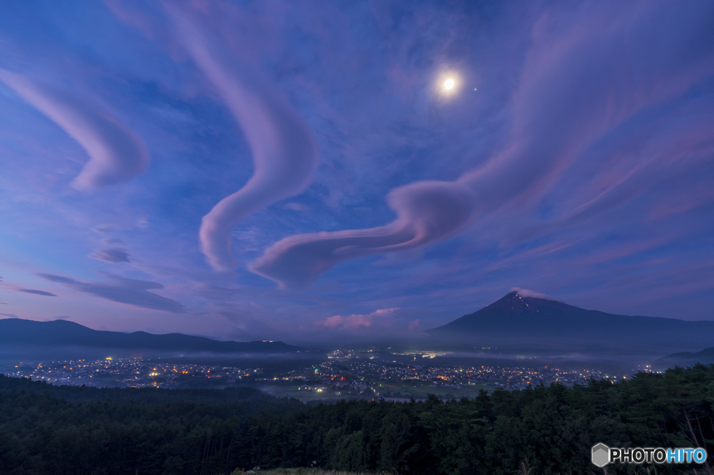 並ぶ雲