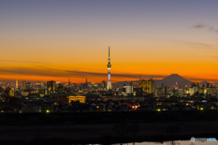 富士山と二塔