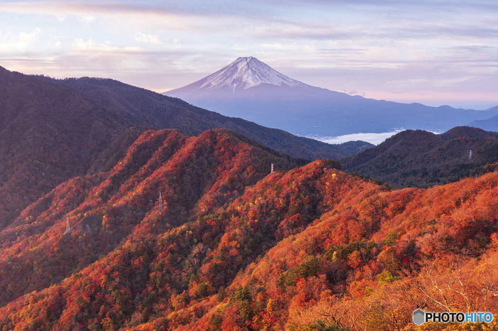 紅葉燃える三つ峠