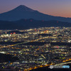 夜景と富士山