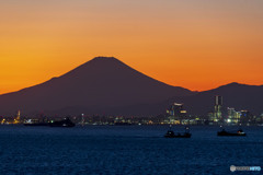 海ほたるからの富士山１