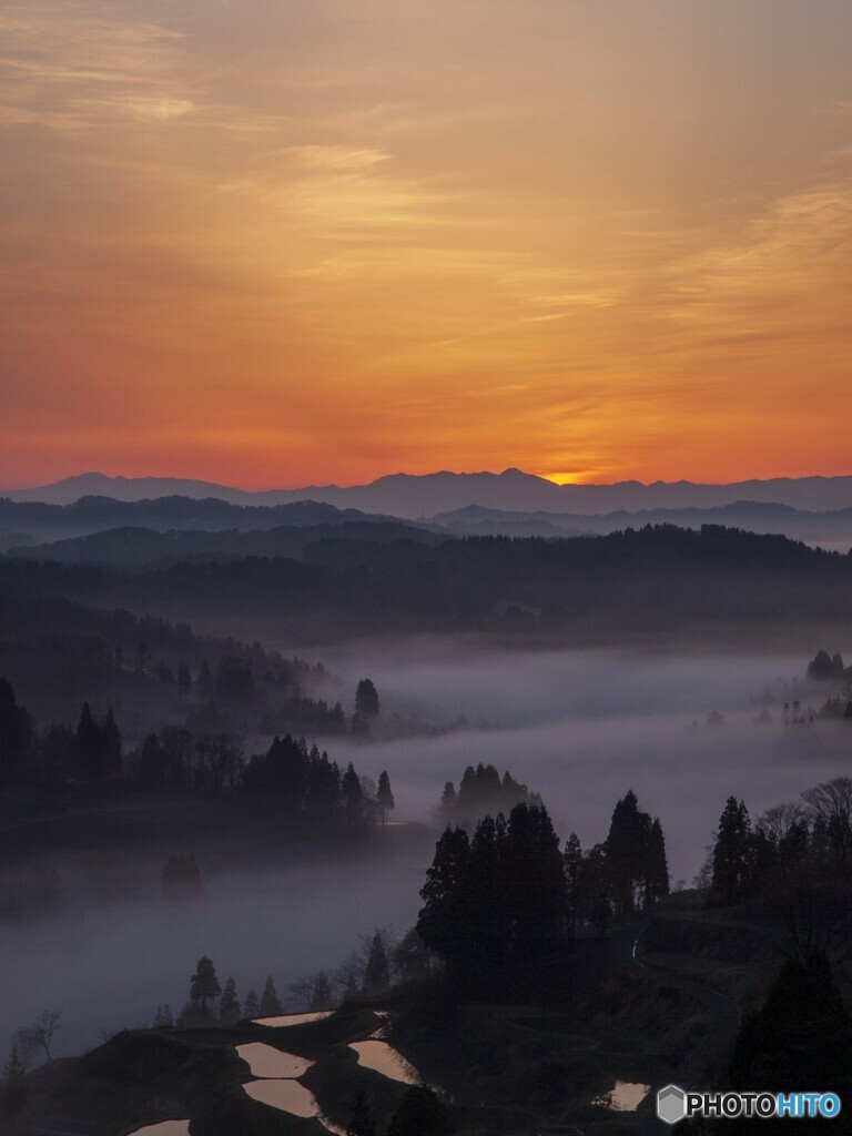 農村の夜明け