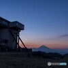 ロープウェイ駅と富士山