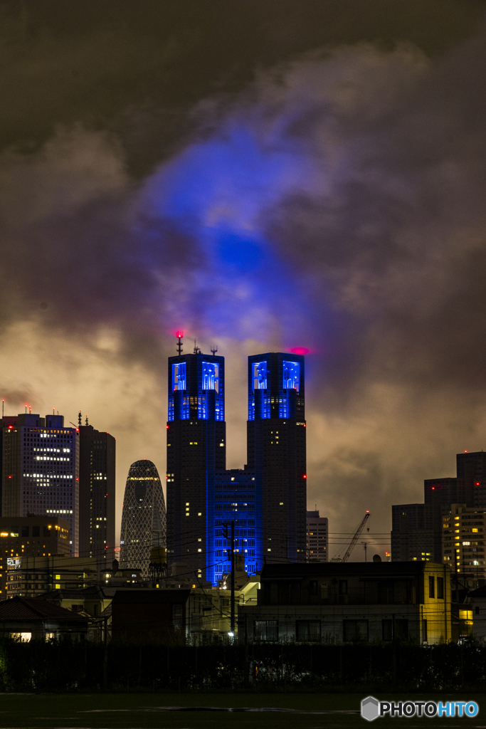 雲に写す