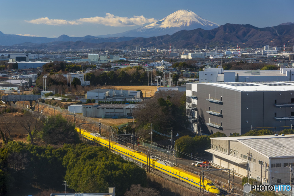 ドクターイエローと富士山