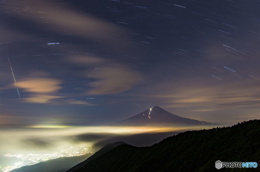 初夏の夜の霊峰