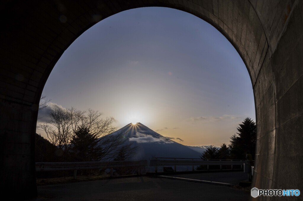 トンネルからのダイヤ