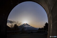 トンネルからのダイヤ