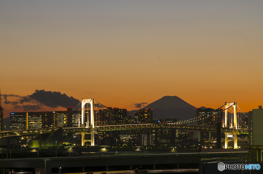 富士山の見える虹橋