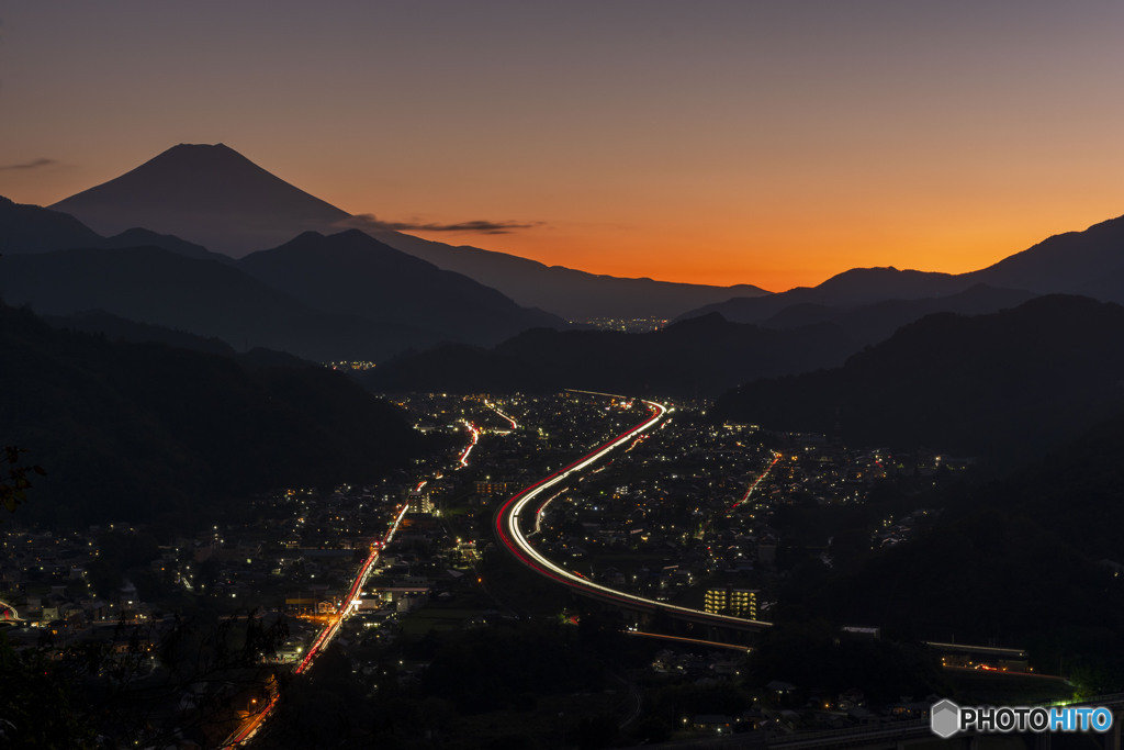 夕景富士と光跡