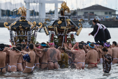 江ノ島東浜寒中神輿