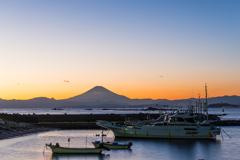 真名瀬漁港の富士山