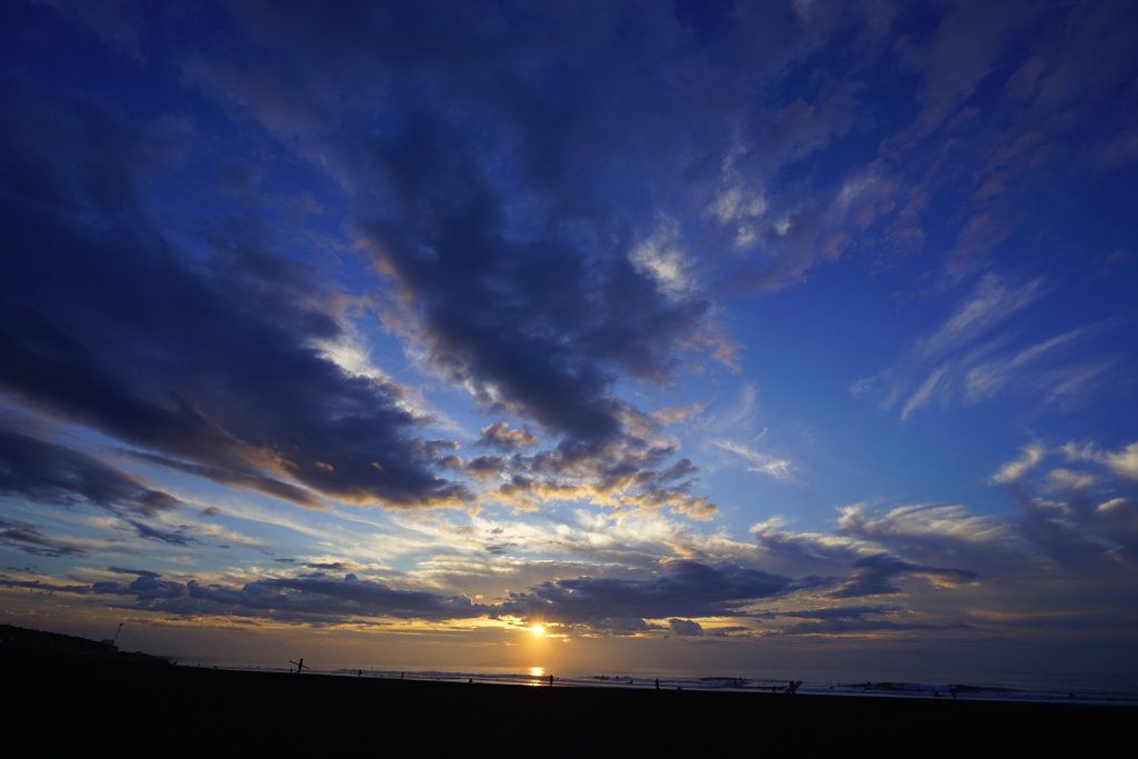 茅ヶ崎ヘッドランドの夜明け