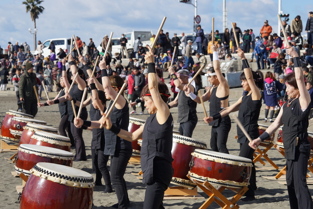 江ノ島東浜寒中神輿