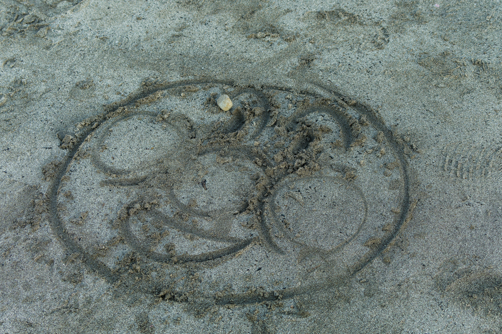 砂浜に描いてあったアンパンマン