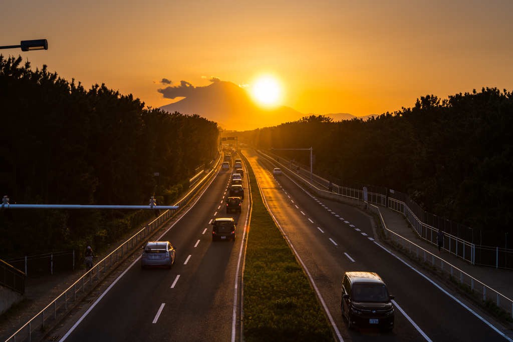 茅ヶ崎第一中学前歩道橋から