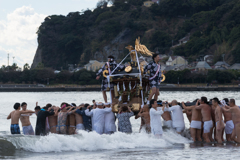 江ノ島東浜寒中神輿