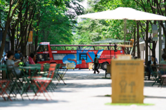 丸の内　赤バス