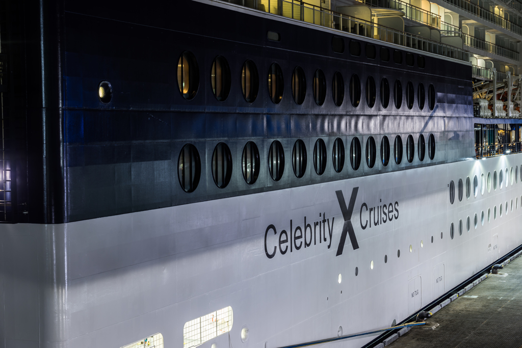 セレブリティ・ミレニアム　横浜入港