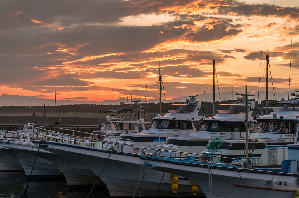 茅ヶ崎漁港夕暮れ