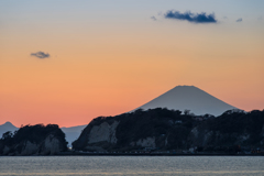材木座海岸からの富士山
