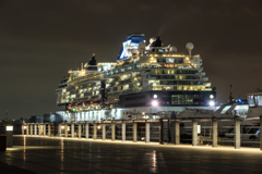 セレブリティ・ミレニアム　横浜入港