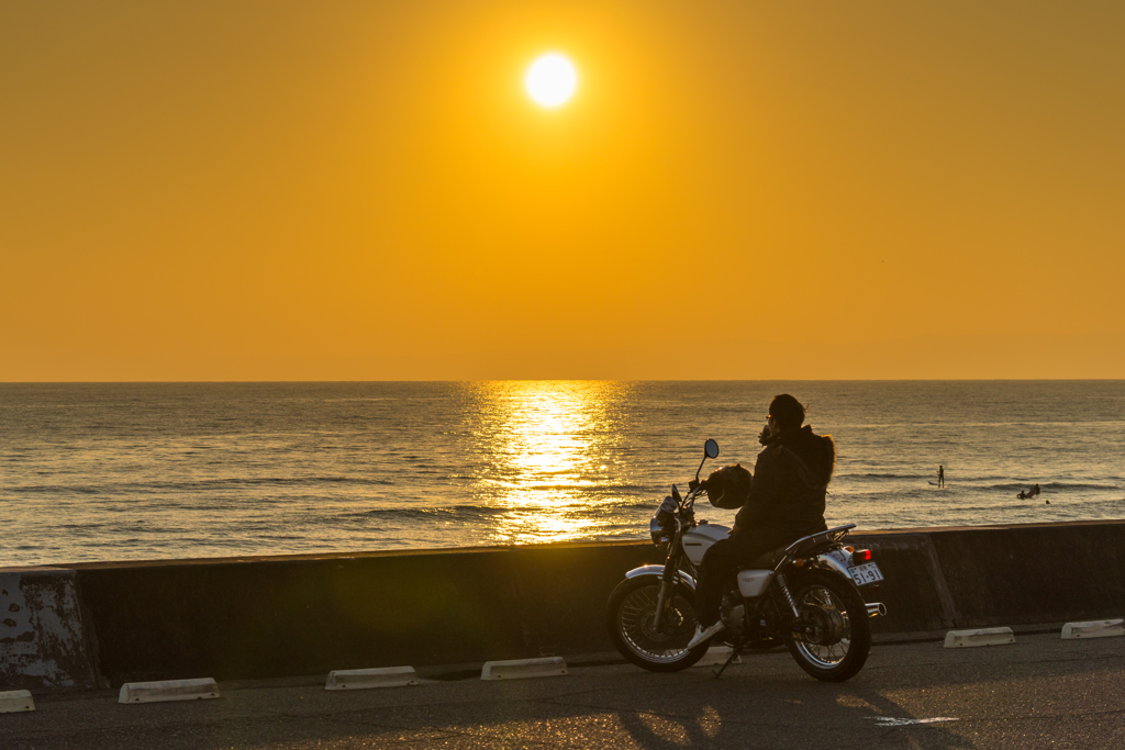 夕刻の七里ヶ浜