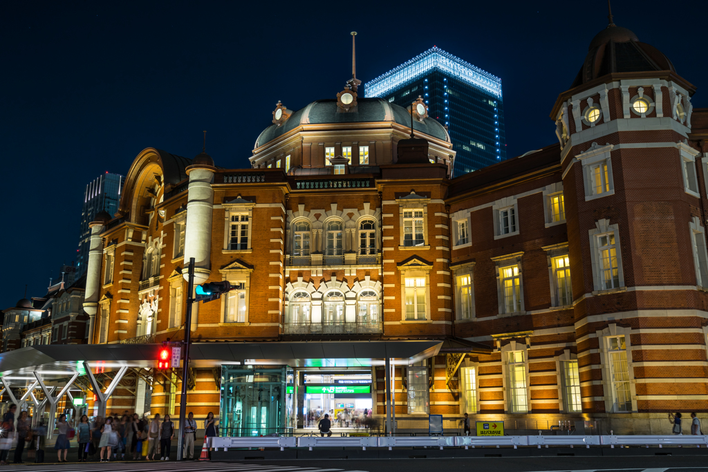 夜の東京駅、丸の内