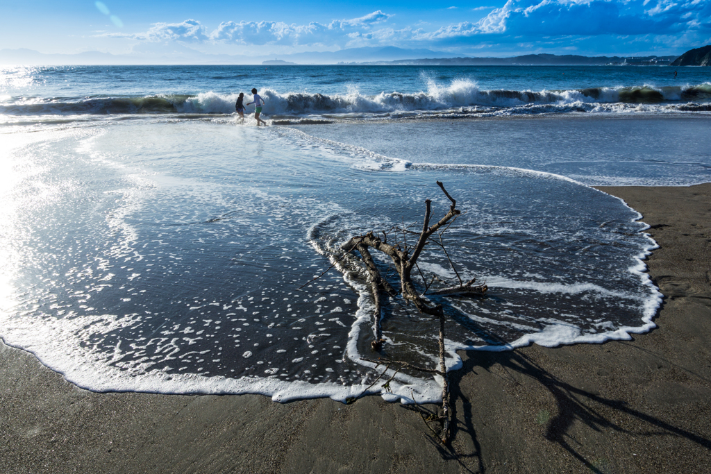 台風18号あとの森戸海岸