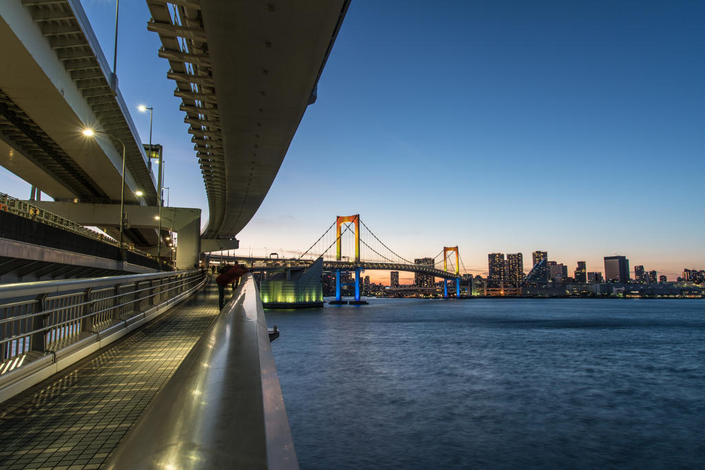 レインボーブリッジとプロムナード