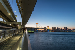 レインボーブリッジとプロムナード