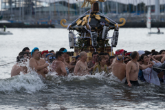 江ノ島東浜寒中神輿