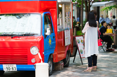 丸の内　クレープ屋