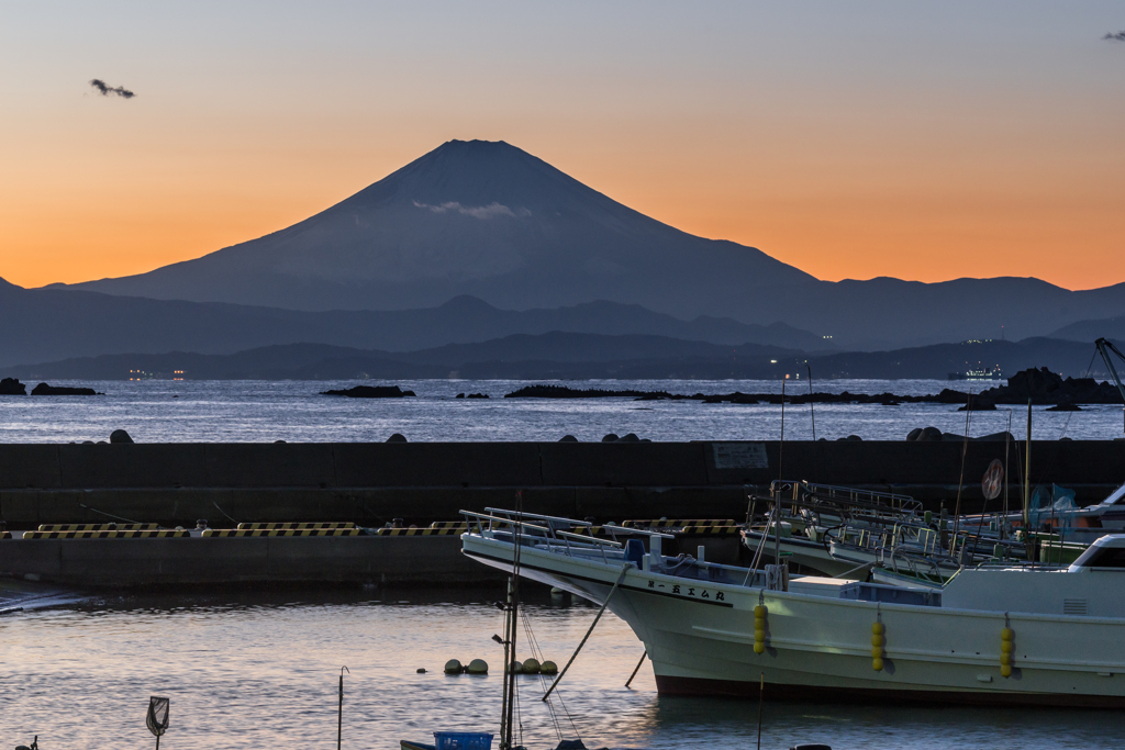 真名瀬漁港の富士山