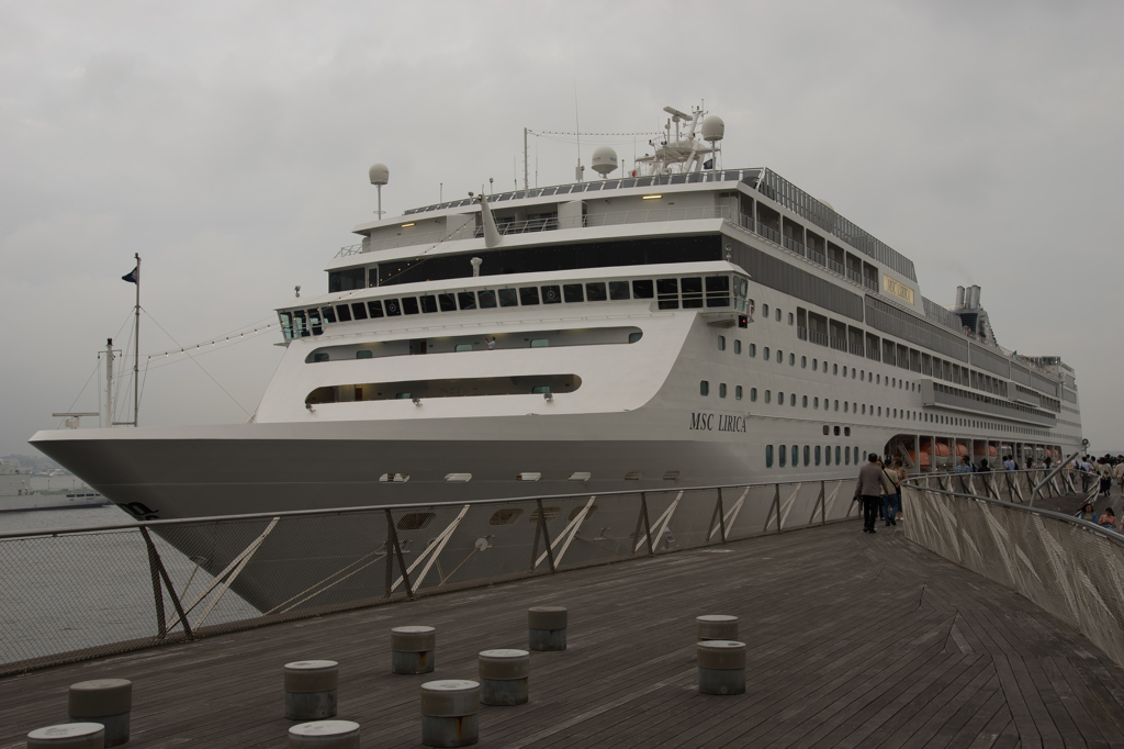 MSCリリカ横浜初入港