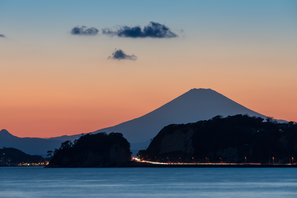 材木座海岸からの富士山
