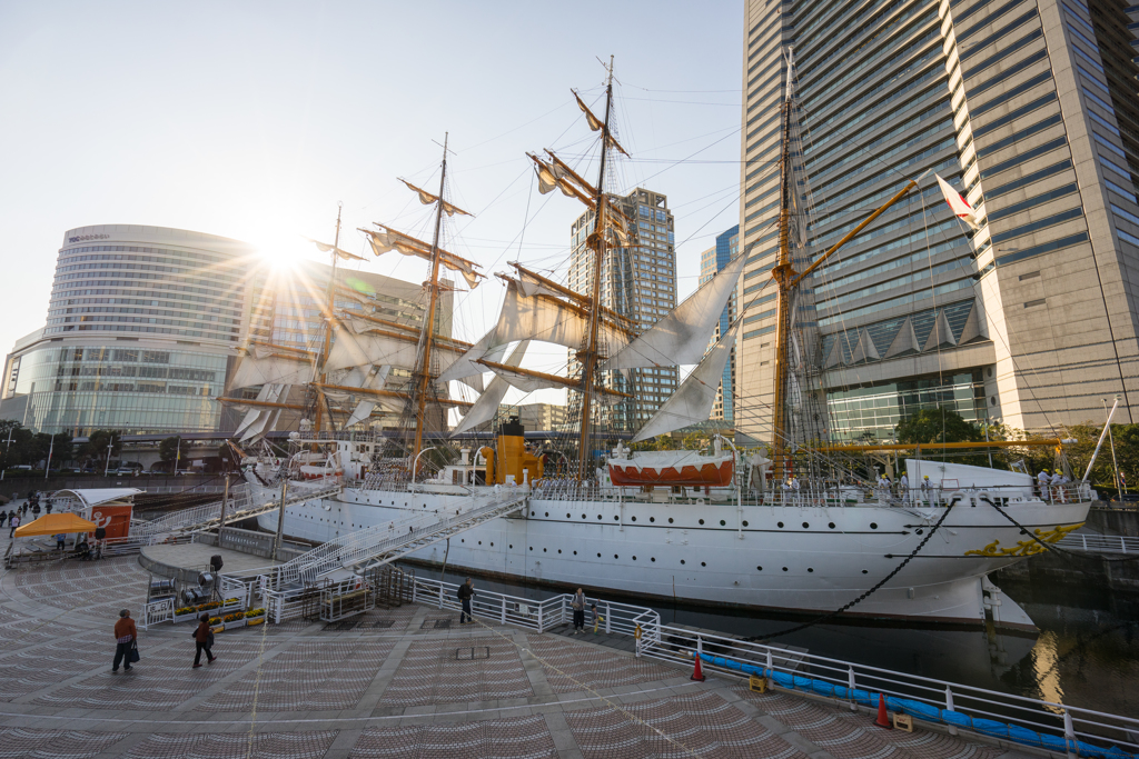 帆船日本丸　総帆展帆・満船飾