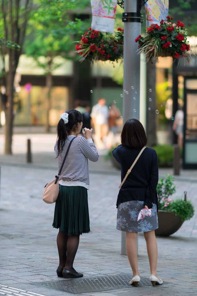 丸の内仲通り　シャボン玉