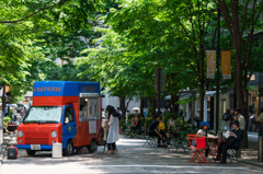 丸の内　クレープ屋