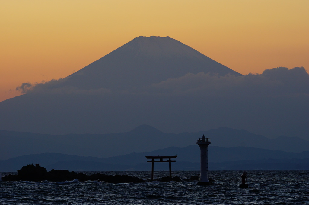 裕次郎灯台と富士山